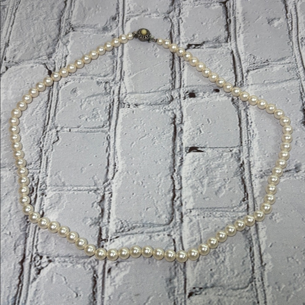 Sarah Coventry Faux Pearl Vintage 24 inch Necklace - Picture 3 of 9